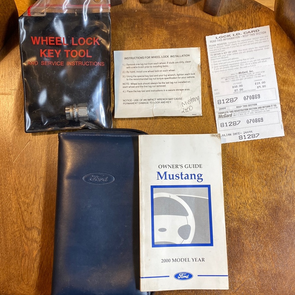 2000 FORD MUSTANG OWNER'S GUIDE/MANUAL ZIPPER CASE AND WHEEL LOCK KEY TOOL
